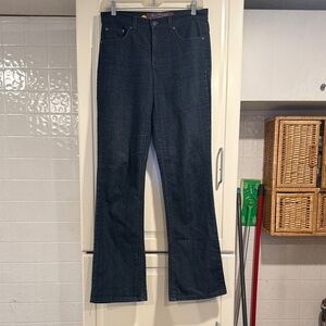 Gloria Vanderbilt Dark wash bootcut jeans size 6 1:8